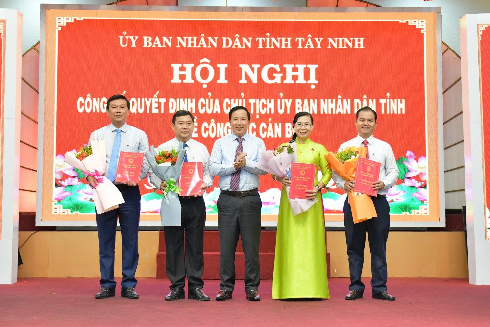 T&acirc;y Ninh c&ocirc;ng bố nh&acirc;n sự l&atilde;nh đạo c&aacute;c sở, đơn vị sau sắp xếp- Ảnh 1.