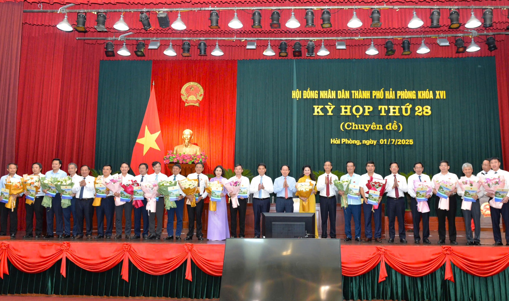 &Ocirc;ng L&ecirc; Qu&yacute; Tiệp l&agrave;m Gi&aacute;m đốc Sở X&acirc;y dựng Hải Ph&ograve;ng- Ảnh 1.