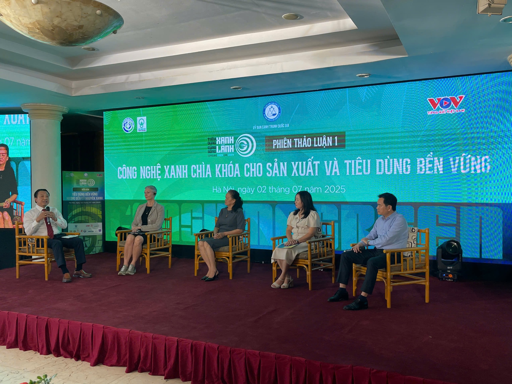 B&agrave;i to&aacute;n chi ph&iacute; v&agrave; c&ocirc;ng nghệ: Th&aacute;ch thức k&eacute;p tr&ecirc;n con đường "xanh h&oacute;a"- Ảnh 1.