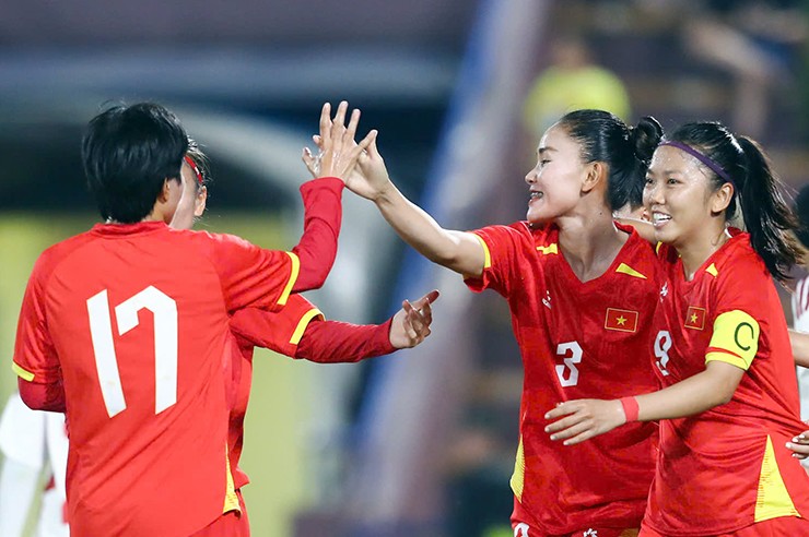 Thắng đậm UAE, HLV Mai Đức Chung vẫn chưa h&agrave;i l&ograve;ng một điều về tuyển nữ Việt Nam- Ảnh 2.