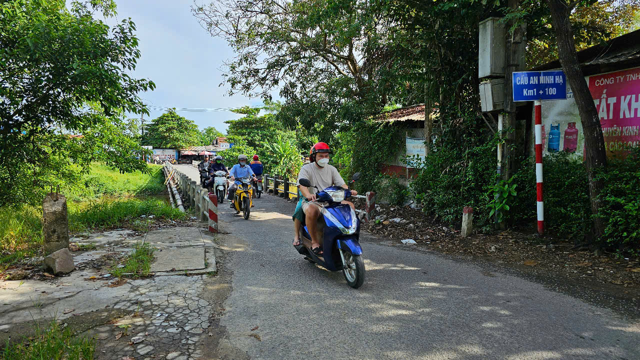 Huế: Đầu tư hơn 100 tỷ đồng mở rộng đường Nguyễn Ho&agrave;ng- Ảnh 1.