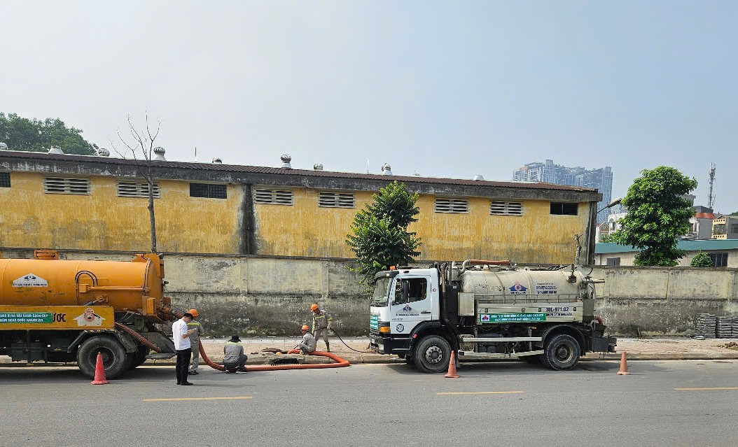 Hà Nội đồng loạt chỉnh trang đô thị hướng tới Lễ kỷ niệm 80 năm Quốc khánh 2/9- Ảnh 4. Hà Nội đồng loạt chỉnh trang đô thị hướng tới Lễ kỷ niệm 80 năm Quốc khánh 2/9- Ảnh 4.