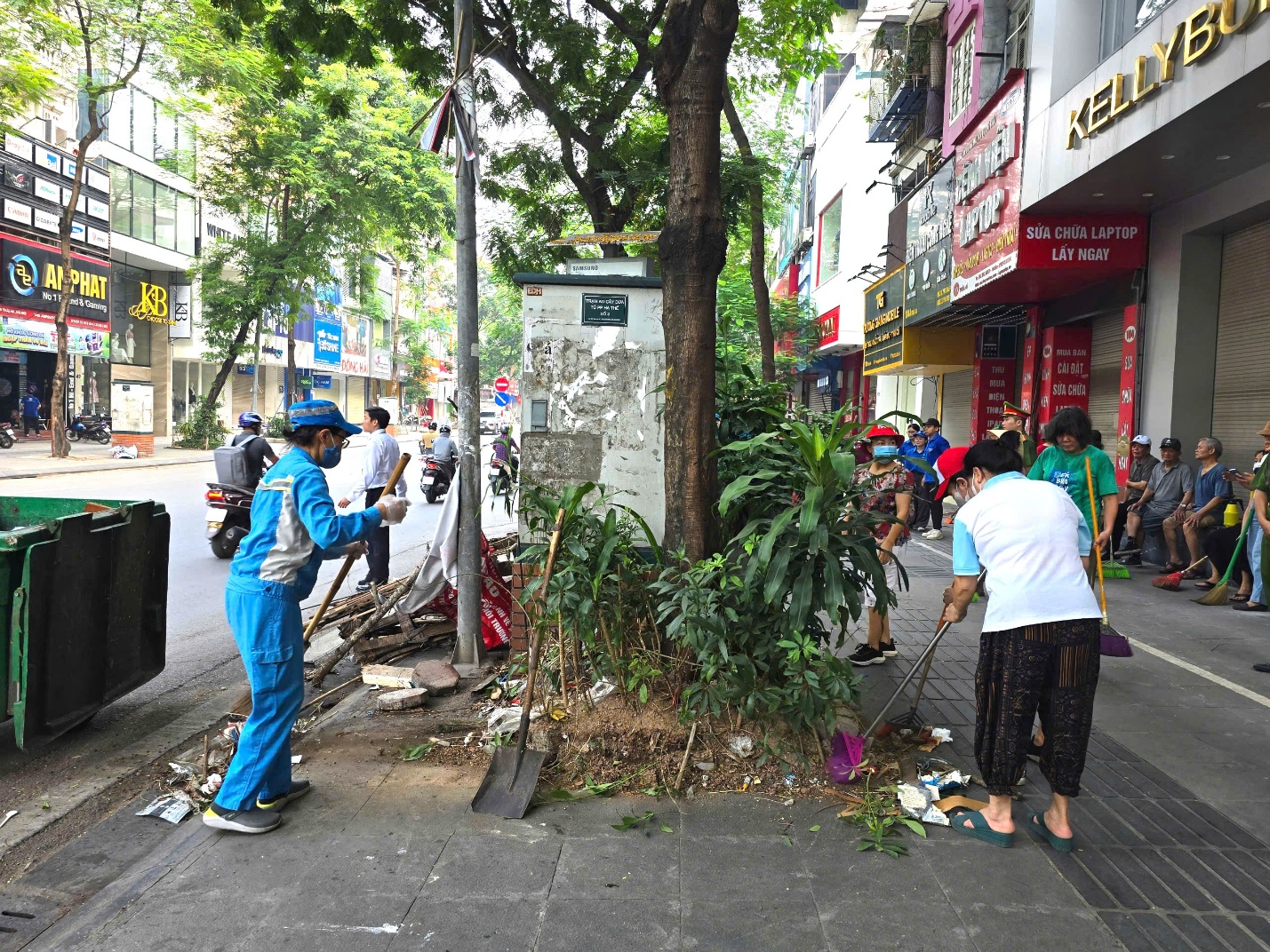 Hà Nội đồng loạt chỉnh trang đô thị hướng tới Lễ kỷ niệm 80 năm Quốc khánh 2/9- Ảnh 7. Hà Nội đồng loạt chỉnh trang đô thị hướng tới Lễ kỷ niệm 80 năm Quốc khánh 2/9- Ảnh 7.