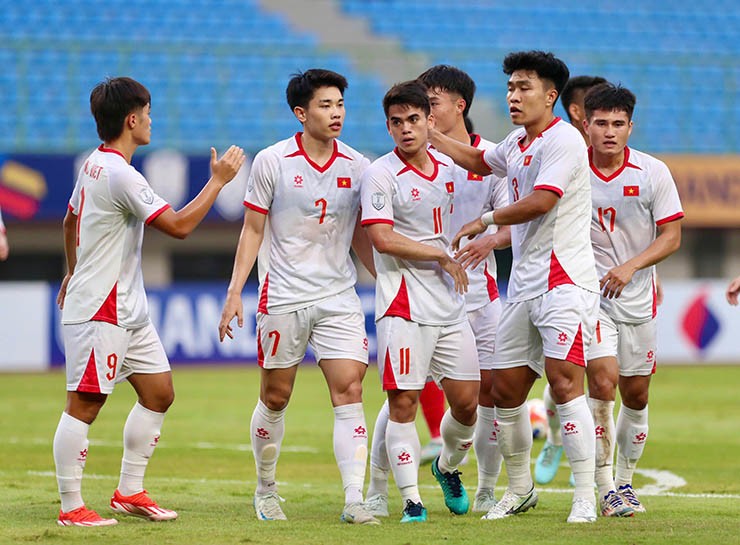 Thắng dễ L&agrave;o, U23 Việt Nam vẫn chưa vội mừng v&igrave; điều n&agrave;y- Ảnh 2.