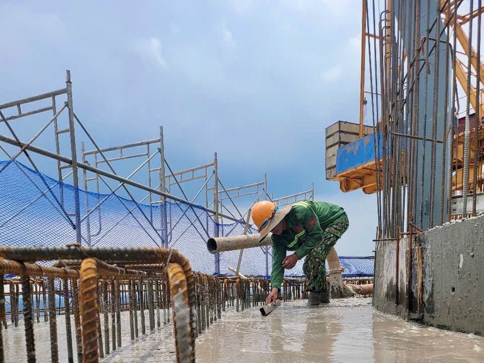 Cất n&oacute;c th&aacute;p kiểm so&aacute;t kh&ocirc;ng lưu s&acirc;n bay Long Th&agrave;nh cao 123m- Ảnh 3.