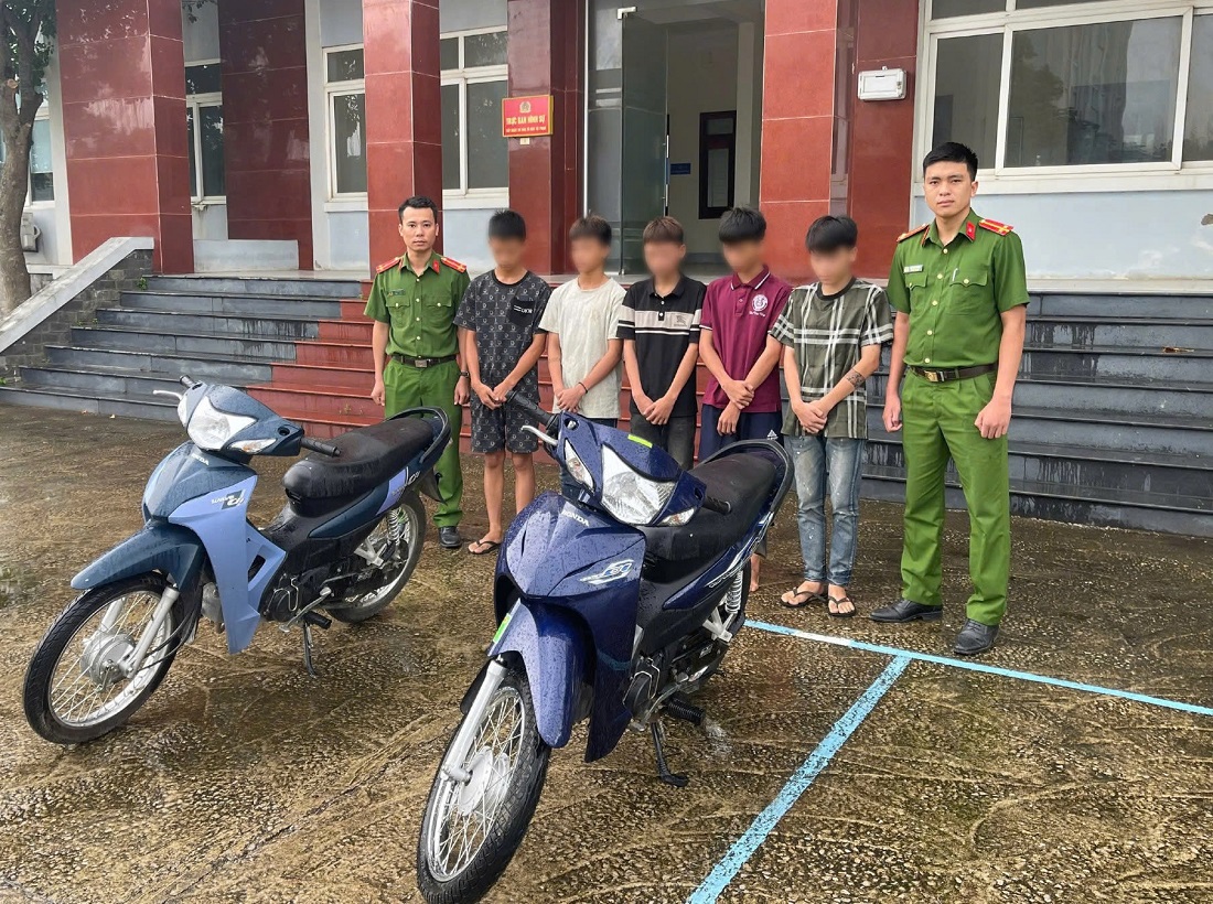 C&ocirc;ng an Nghệ An triệt ph&aacute; nh&oacute;m thanh, thiếu ni&ecirc;n trộm cắp xe m&aacute;y li&ecirc;n tỉnh- Ảnh 1.