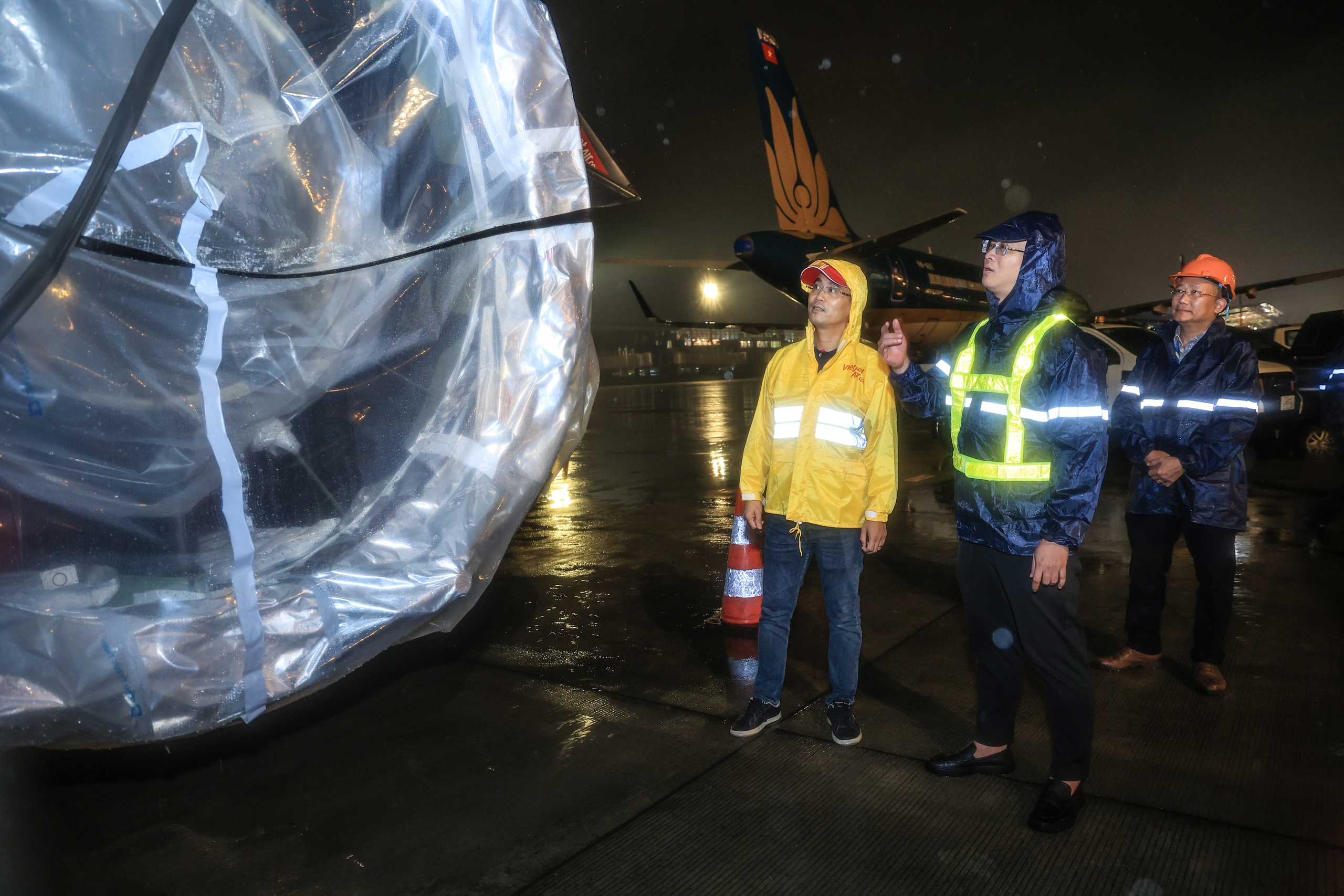 Cục trưởng H&agrave;ng kh&ocirc;ng: Kh&ocirc;ng được chủ quan trước diễn biến bất thường của thời tiết- Ảnh 2.