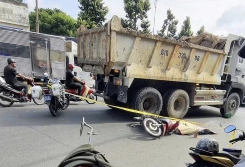 Ngăn tai nạn do xe m&aacute;y đi v&agrave;o điểm m&ugrave; &ocirc; t&ocirc; c&aacute;ch n&agrave;o?- Ảnh 1.