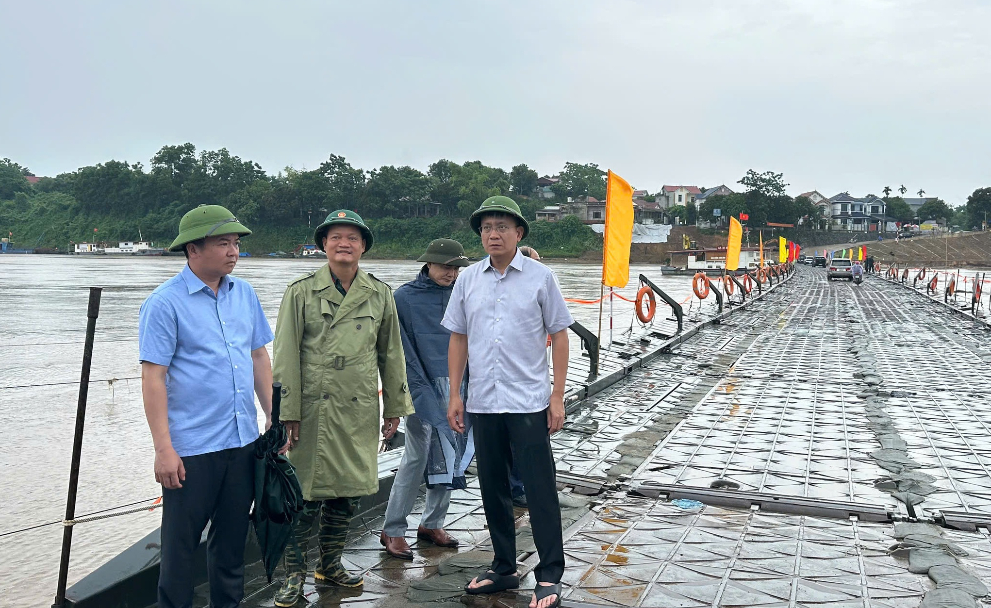 Thứ trưởng Nguyễn Xuân Sang kiểm tra công tác ứng phó bão số 3 tại Quảng Ninh, Hải Phòng- Ảnh 3. Thứ trưởng Nguyễn Xuân Sang kiểm tra công tác ứng phó bão số 3 tại Quảng Ninh, Hải Phòng- Ảnh 3.