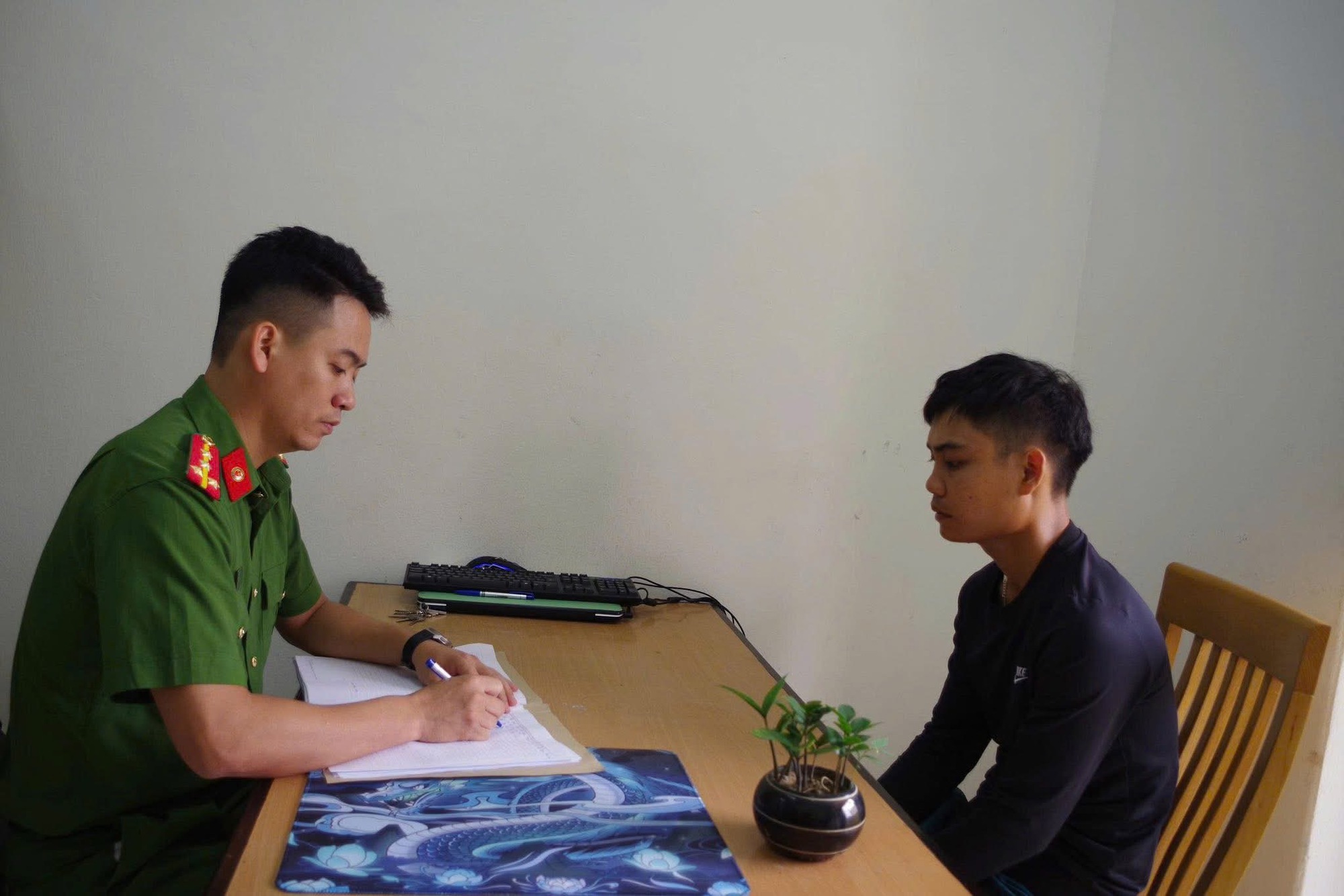 Ph&uacute; Thọ: B&eacute; g&aacute;i 14 tuổi bị thanh ni&ecirc;n x&acirc;m hại t&igrave;nh dục do quen biết qua mạng x&atilde; hội- Ảnh 1.