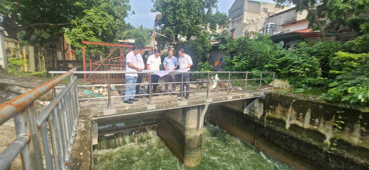 Đường phố "cứ mưa là ngập", Bắc Ninh giải quyết thế nào?- Ảnh 6. Đường phố "cứ mưa là ngập", Bắc Ninh giải quyết thế nào?- Ảnh 6.