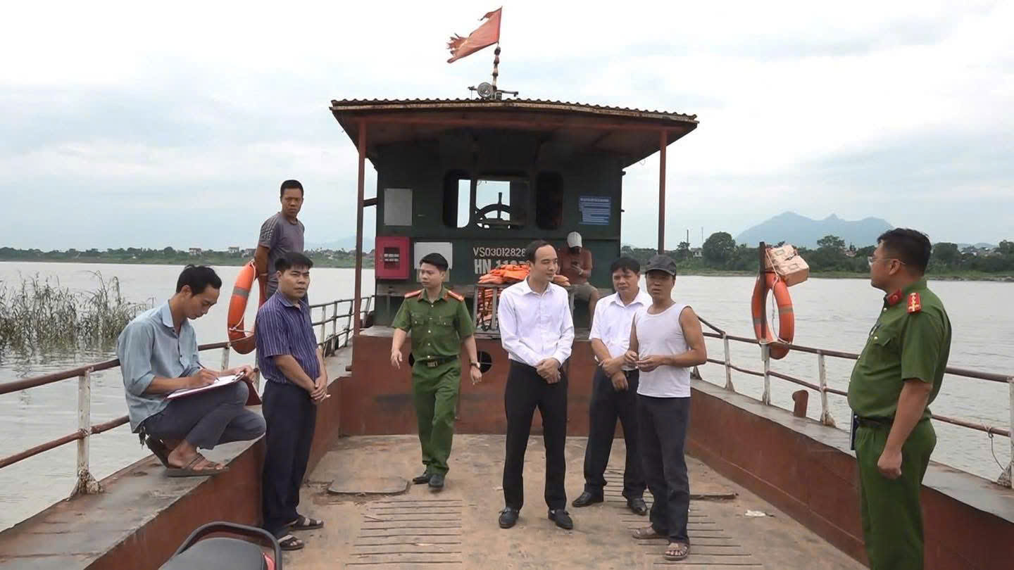 H&agrave; Nội: Ch&iacute;nh quyền h&agrave;nh động, người d&acirc;n chủ động ứng ph&oacute; b&atilde;o số 3- Ảnh 15.