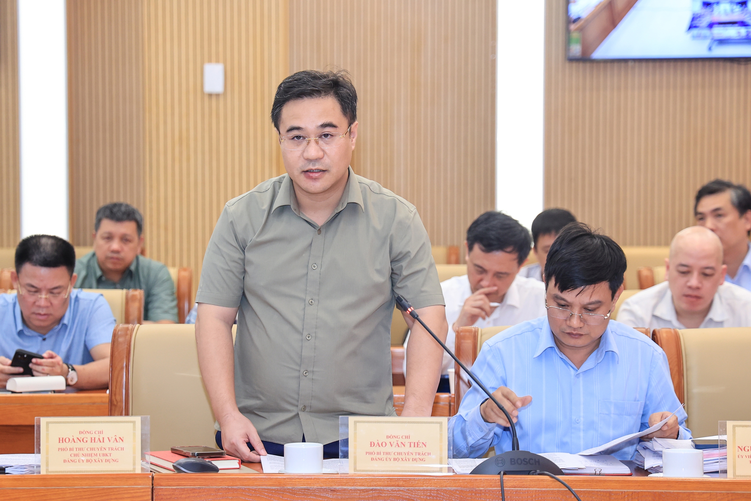 Đảng ủy Bộ X&acirc;y dựng tổ chức Hội nghị Ban chấp h&agrave;nh lần thứ ba- Ảnh 4.