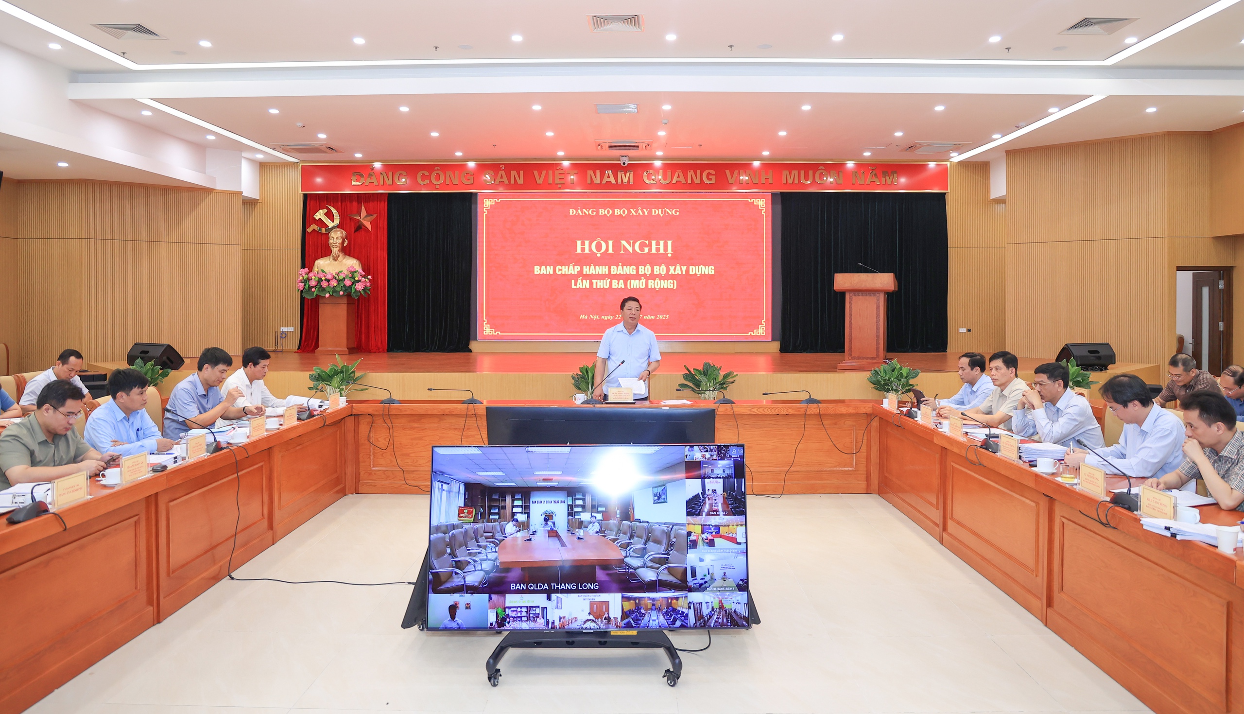 Đảng ủy Bộ X&acirc;y dựng tổ chức Hội nghị Ban chấp h&agrave;nh lần thứ ba- Ảnh 2.