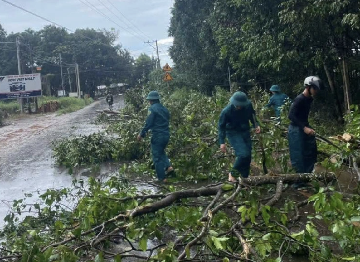 Diễn biến b&atilde;o số 3: Nước ngập đến cổ, người d&acirc;n Nghệ An chạy lũ trong đ&ecirc;m- Ảnh 24.