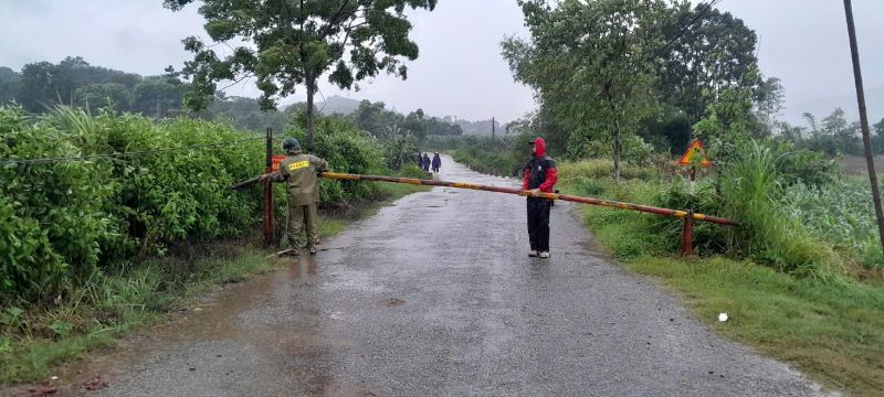 Diễn biến b&atilde;o số 3: Nước ngập đến cổ, người d&acirc;n Nghệ An chạy lũ trong đ&ecirc;m- Ảnh 21.