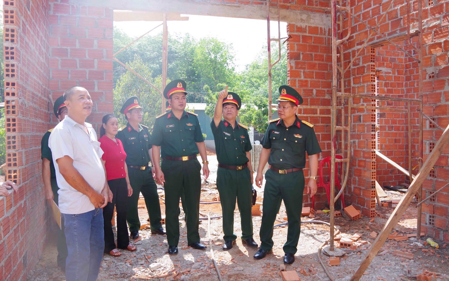 Ấm &aacute;p những ng&ocirc;i nh&agrave; nghĩa t&igrave;nh qu&acirc;n - d&acirc;n: Lan toả nghĩa đồng b&agrave;o- Ảnh 2.