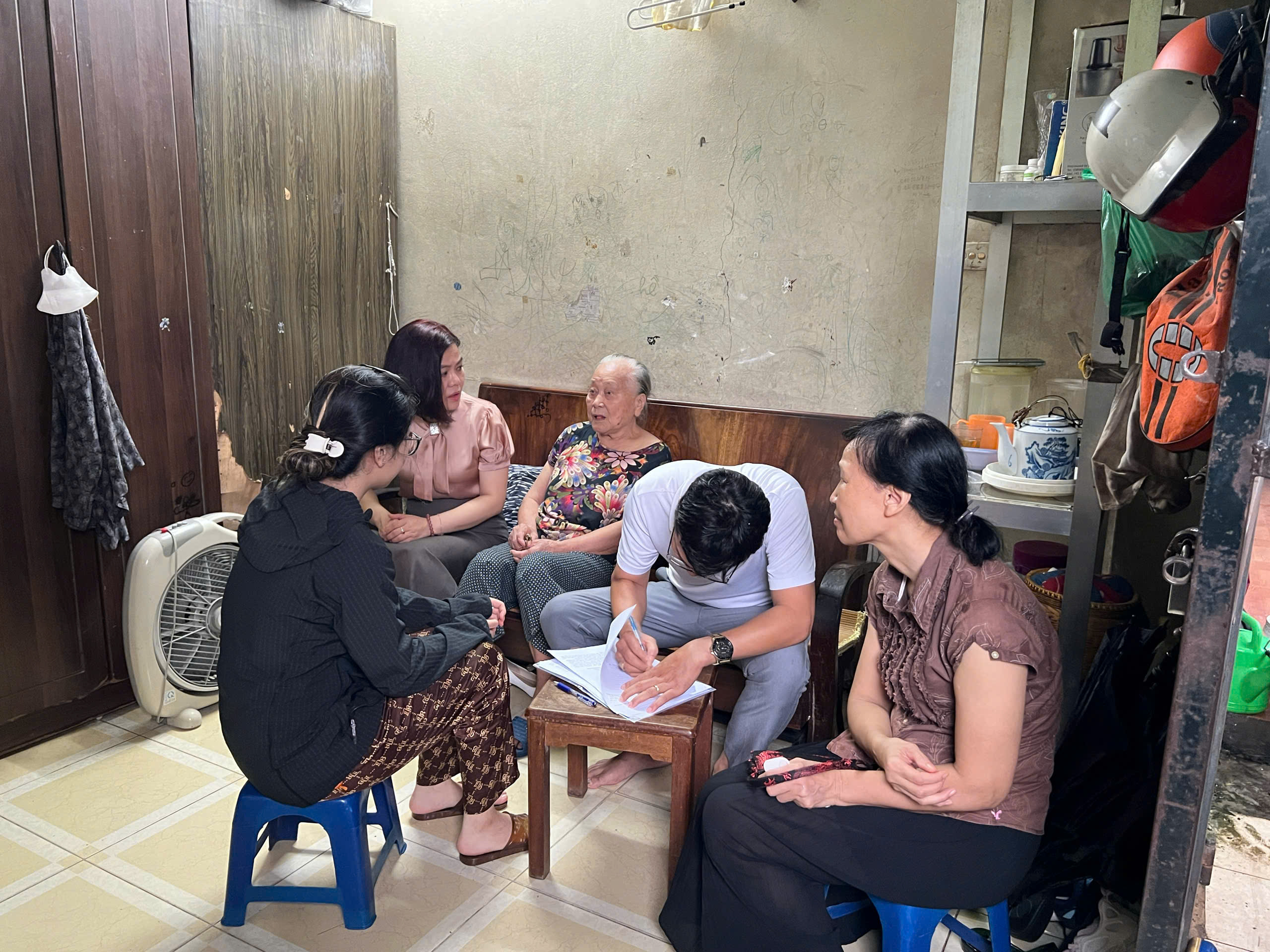 H&agrave; Nội sơ t&aacute;n khẩn cấp người d&acirc;n khỏi khu vực nguy hiểm trước khi b&atilde;o số 3 đổ bộ- Ảnh 6.