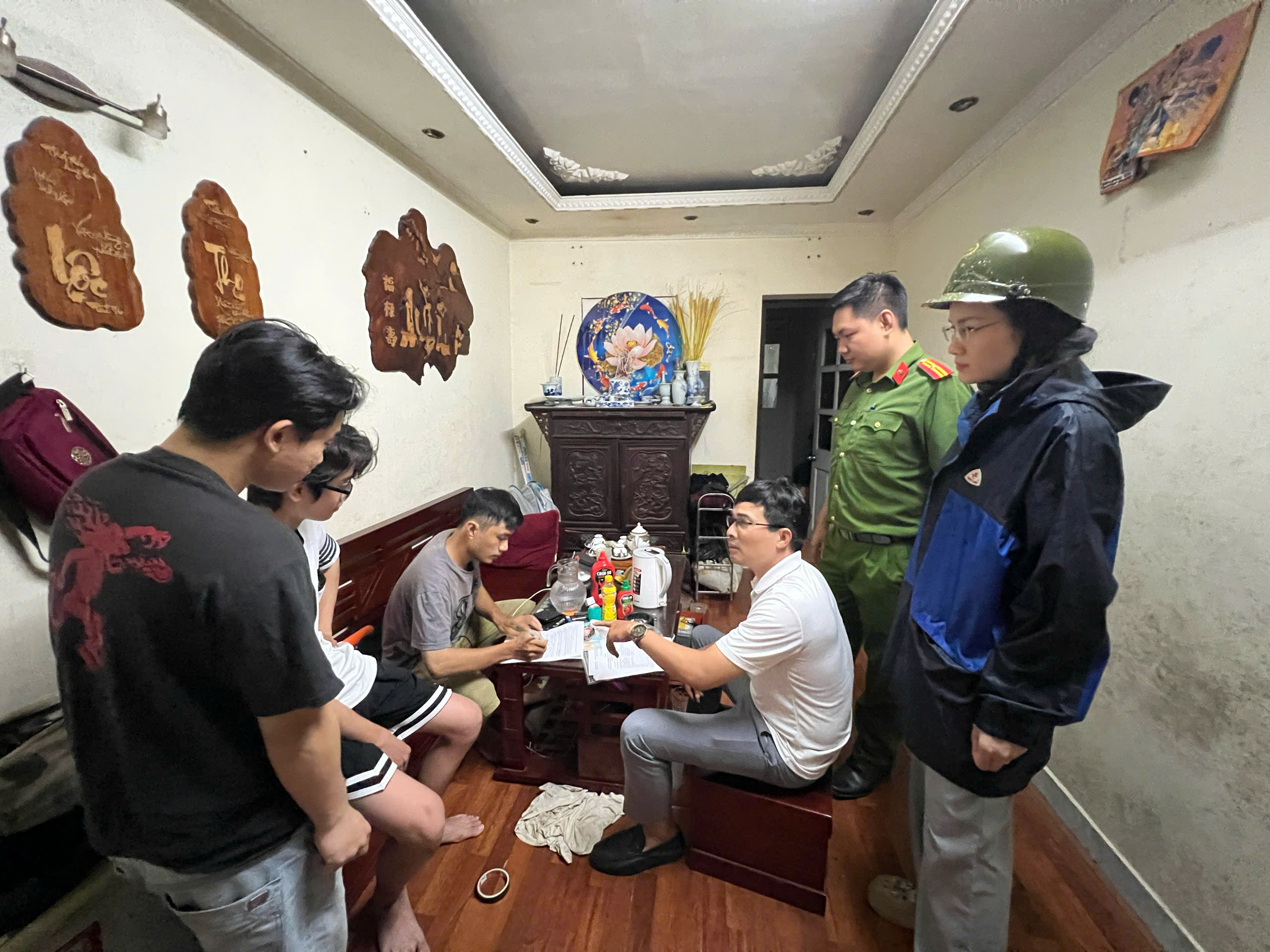 H&agrave; Nội sơ t&aacute;n khẩn cấp người d&acirc;n khỏi khu vực nguy hiểm trước khi b&atilde;o số 3 đổ bộ- Ảnh 5.