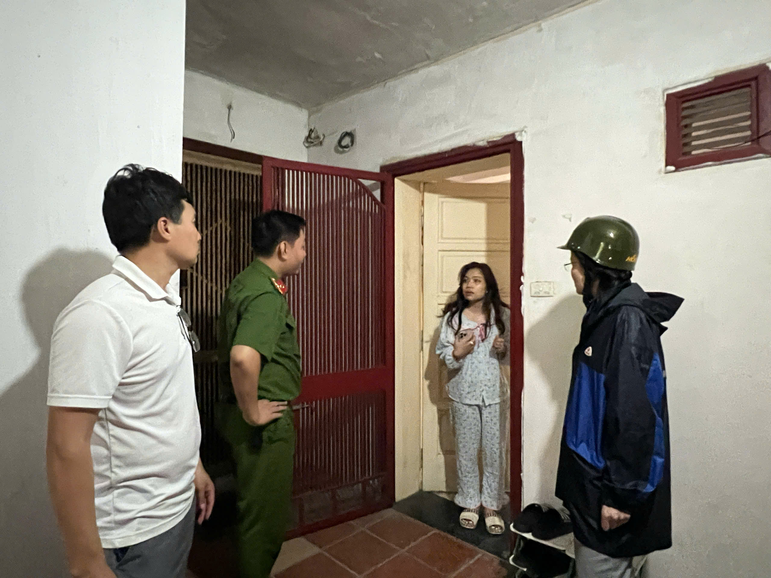 H&agrave; Nội sơ t&aacute;n khẩn cấp người d&acirc;n khỏi khu vực nguy hiểm trước khi b&atilde;o số 3 đổ bộ- Ảnh 7.