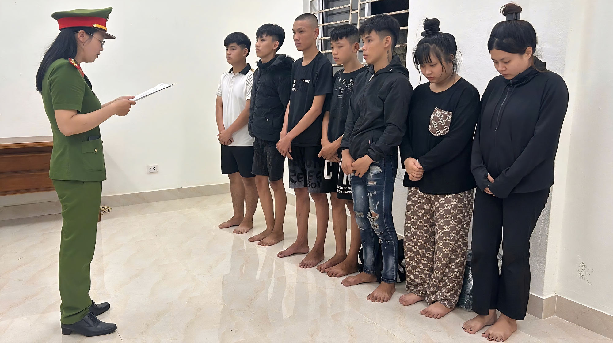 Khởi tố nh&oacute;m c&ocirc;n đồ đuổi đ&aacute;nh đối thủ trong đ&ecirc;m khiến một người tử vong- Ảnh 1.