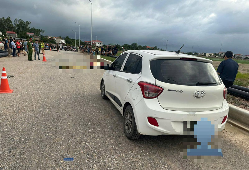 Hiện trường vụ tai nạn khiến người phụ nữ tử vong tại chỗ.