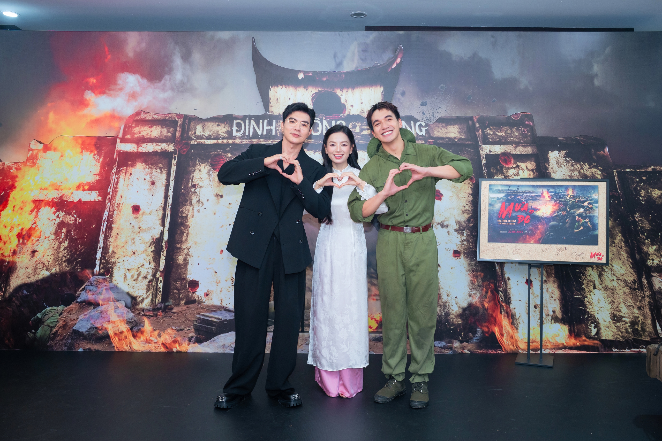 Cựu chiến binh Th&agrave;nh cổ Quảng Trị kh&oacute;c nghẹn sau khi xem "Mưa đỏ"- Ảnh 4.