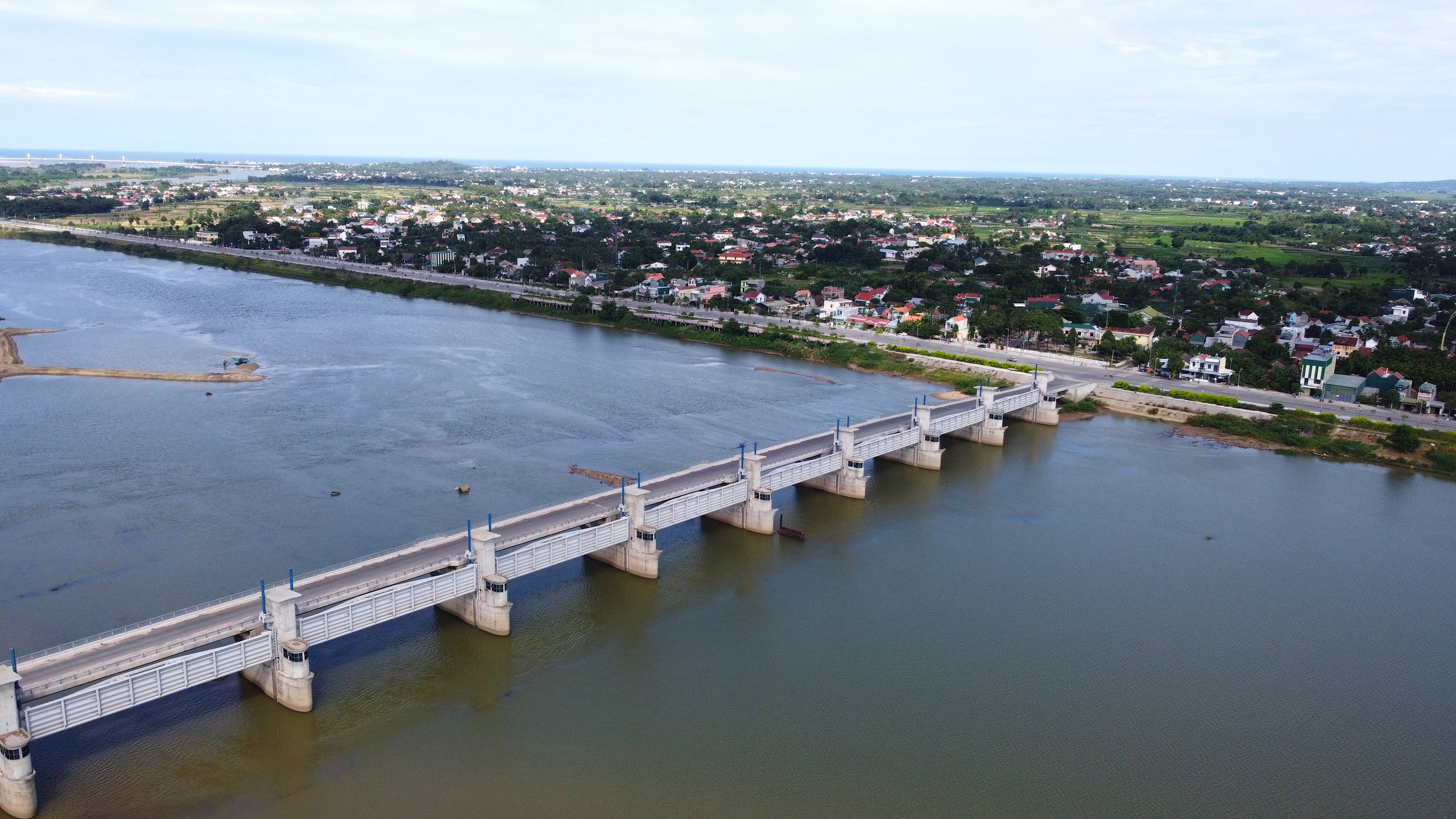 C&oacute; mặt bằng, dự &aacute;n đập d&acirc;ng 1.500 tỷ đồng ở Quảng Ng&atilde;i bức tốc thi c&ocirc;ng- Ảnh 1.