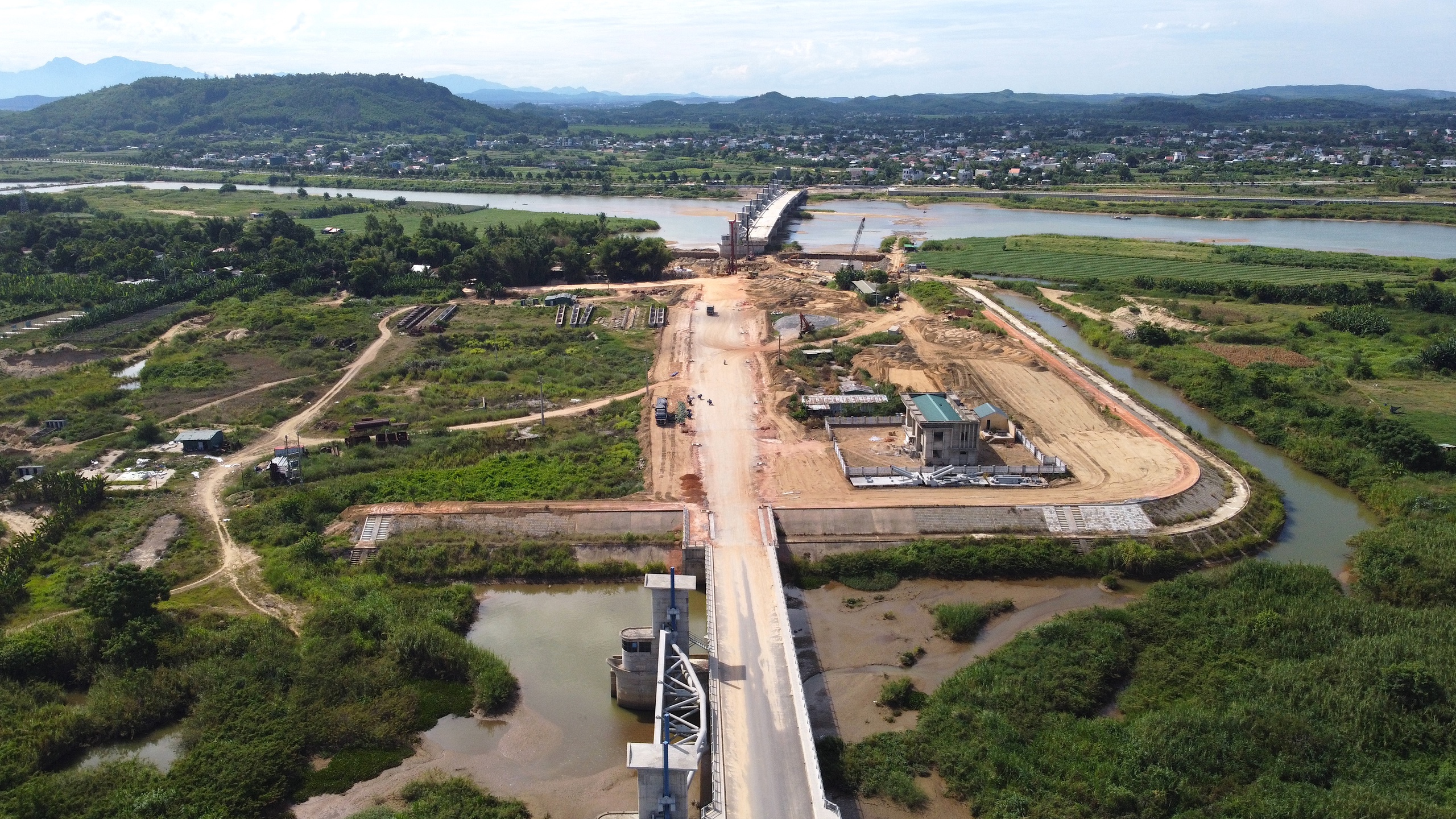 C&oacute; mặt bằng, dự &aacute;n đập d&acirc;ng 1.500 tỷ đồng ở Quảng Ng&atilde;i bức tốc thi c&ocirc;ng- Ảnh 5.