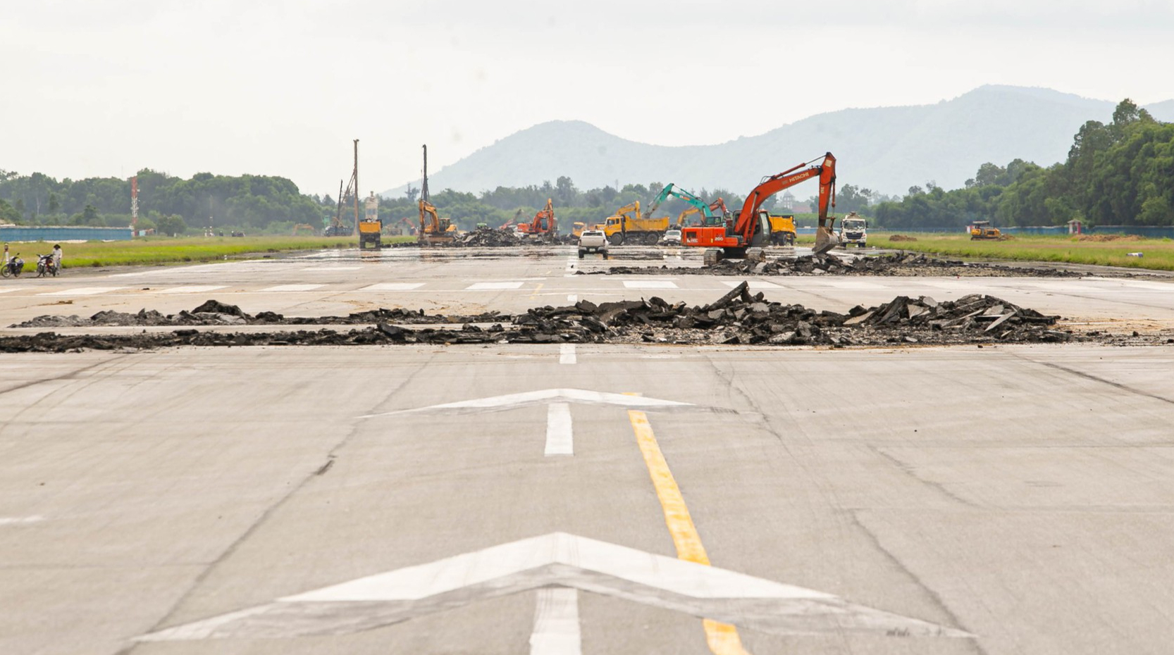 Sớm thống nhất phương &aacute;n đầu tư k&eacute;o d&agrave;i đường băng s&acirc;n bay Vinh- Ảnh 1.