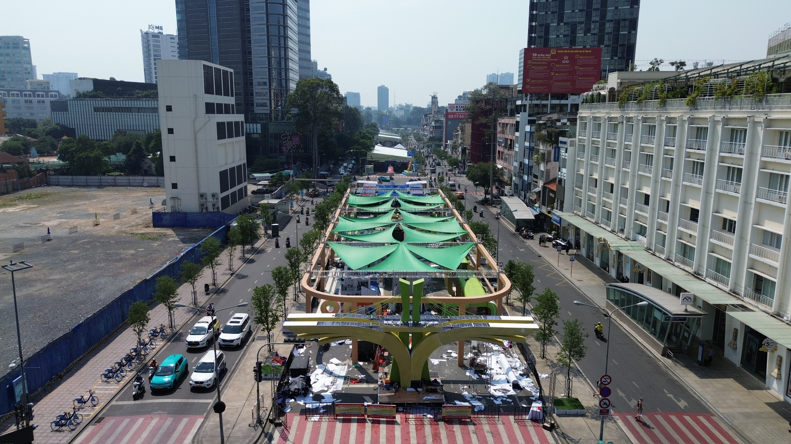 TP.HCM điều chỉnh giao th&ocirc;ng đường L&ecirc; Lợi phục vụ "Ng&agrave;y hội Việt - H&agrave;n"- Ảnh 1.