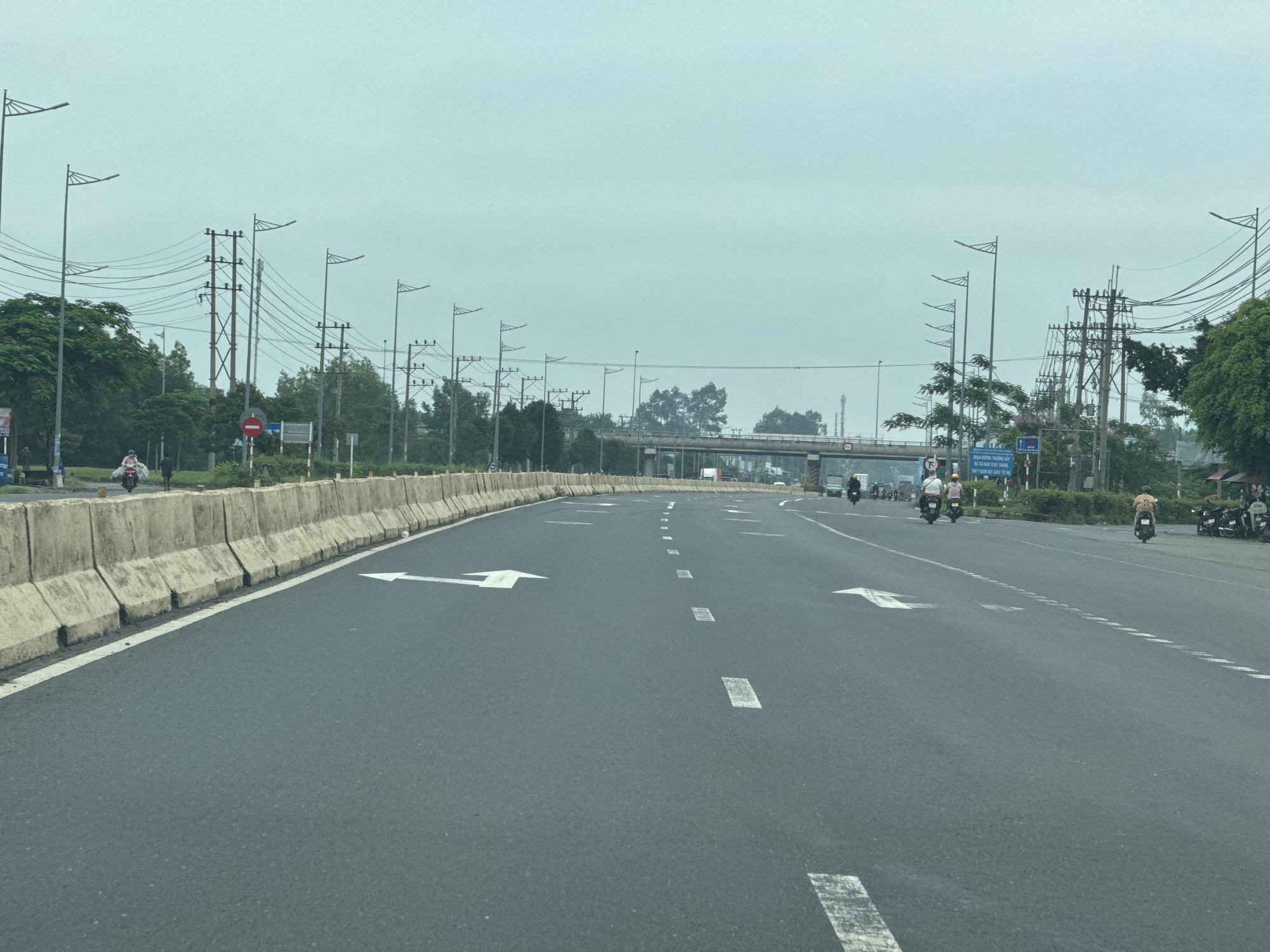 Đồng Nai phấn đấu b&agrave;n giao 70% mặt bằng cao tốc Gia Nghĩa - Chơn Th&agrave;nh trước 10/8- Ảnh 2.