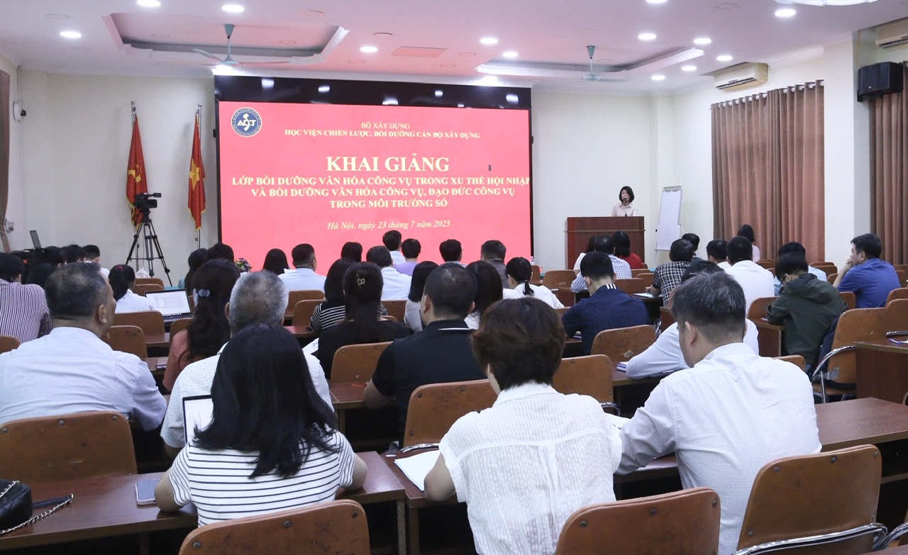 Ng&agrave;nh X&acirc;y dựng bồi dưỡng c&aacute;n bộ chuẩn mực, th&iacute;ch ứng m&ocirc;i trường số
- Ảnh 3.