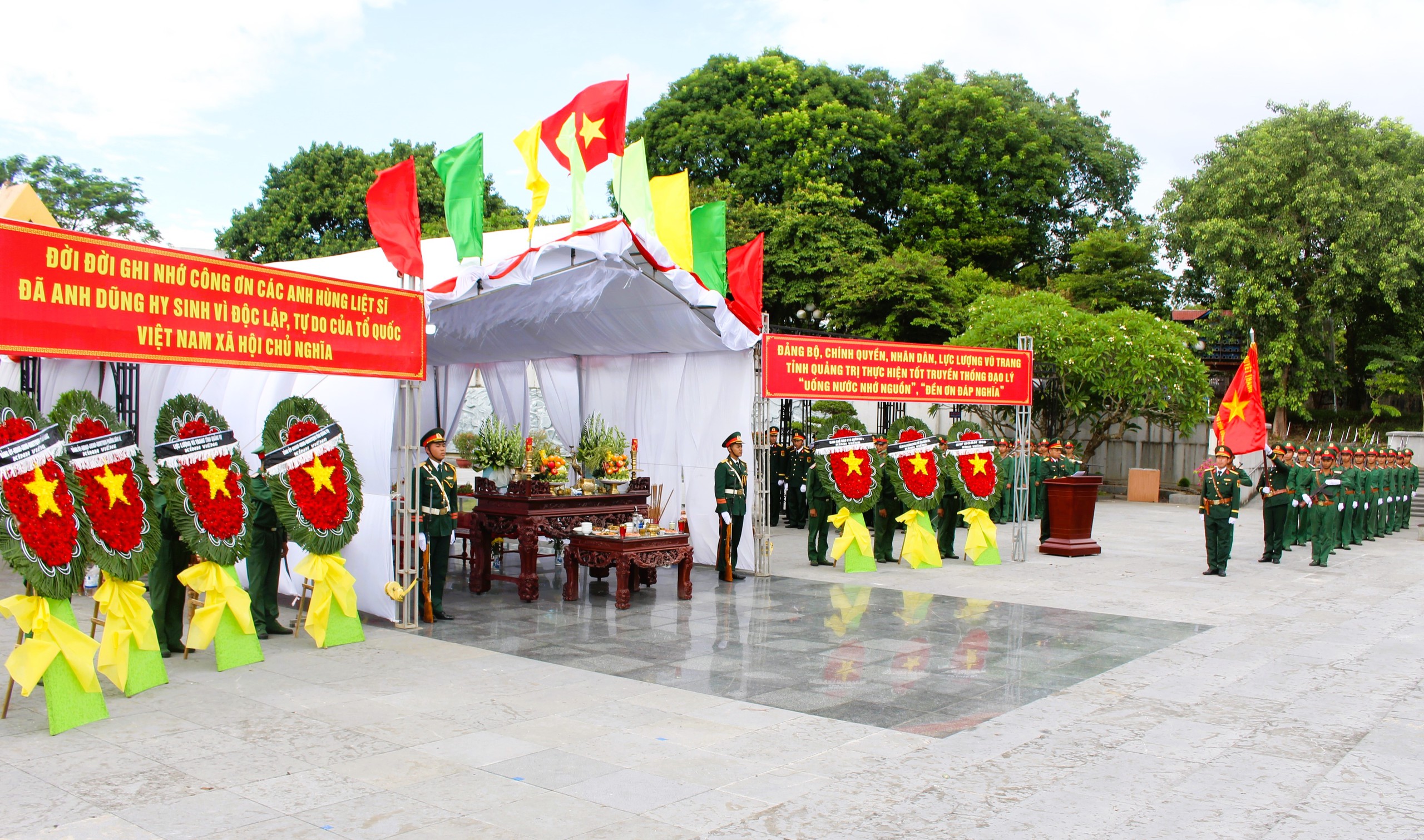 Quảng Trị tổ chức truy điệu, an t&aacute;ng 12 h&agrave;i cốt liệt sĩ- Ảnh 3.