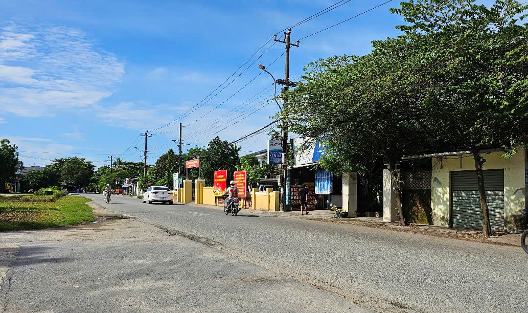 Huế: Chốt nh&agrave; thầu thi c&ocirc;ng đường Nguyễn Ho&agrave;ng, gi&aacute; tr&uacute;ng thầu giảm gần 16%- Ảnh 1.