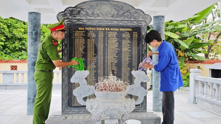 Nhiều hoạt động tri ân gia đình thương binh, liệt sĩ trên địa bàn Thủ đô- Ảnh 18. Nhiều hoạt động tri ân gia đình thương binh, liệt sĩ trên địa bàn Thủ đô- Ảnh 18.