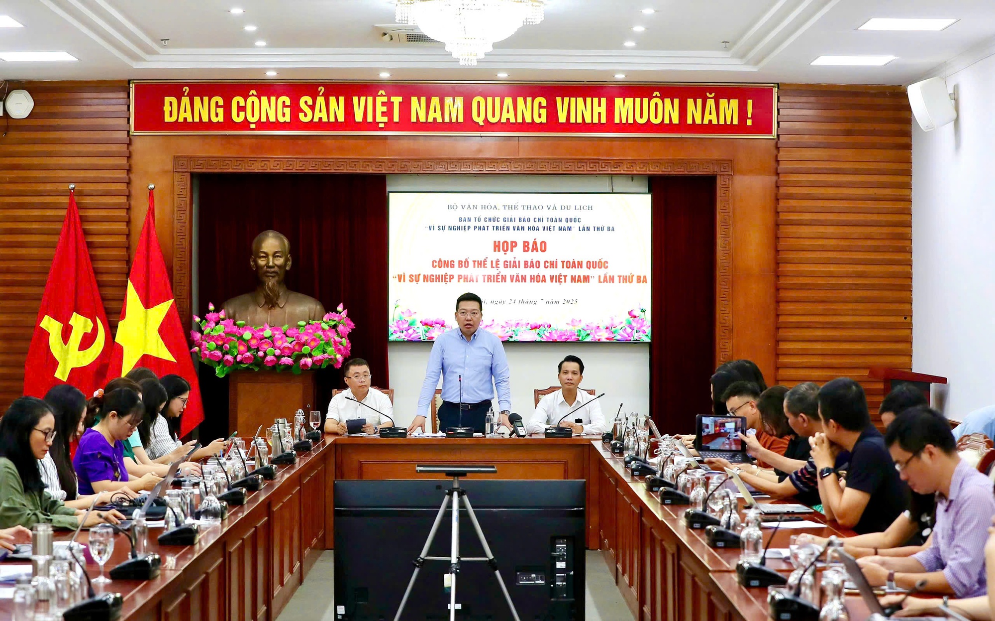 T&igrave;m kiếm t&aacute;c phẩm b&aacute;o ch&iacute; xuất sắc về văn h&oacute;a Việt Nam- Ảnh 1.