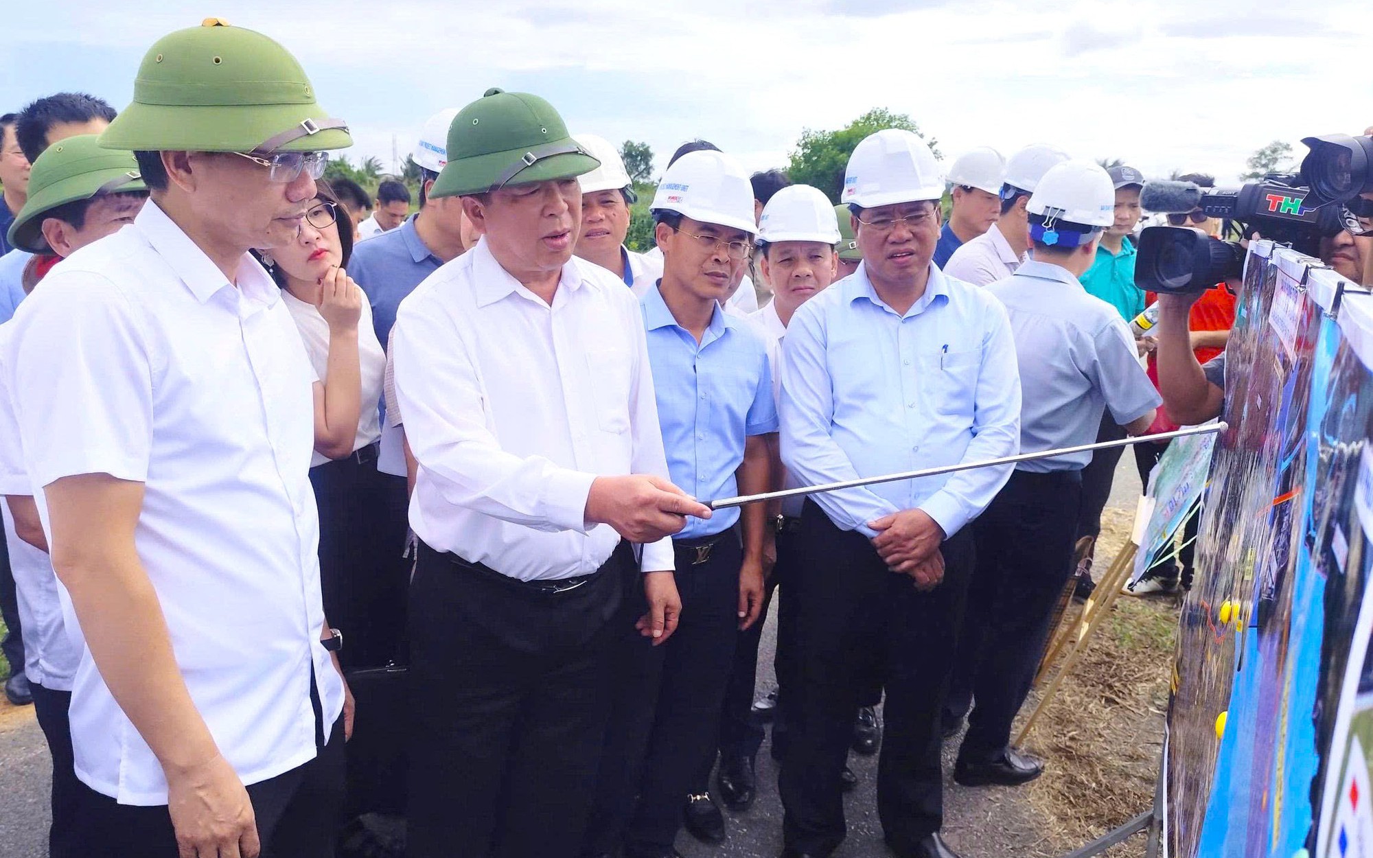 Bộ trưởng Trần Hồng Minh: Chuẩn bị kỹ c&aacute;c điều kiện khởi c&ocirc;ng dự &aacute;n đường sắt trọng điểm