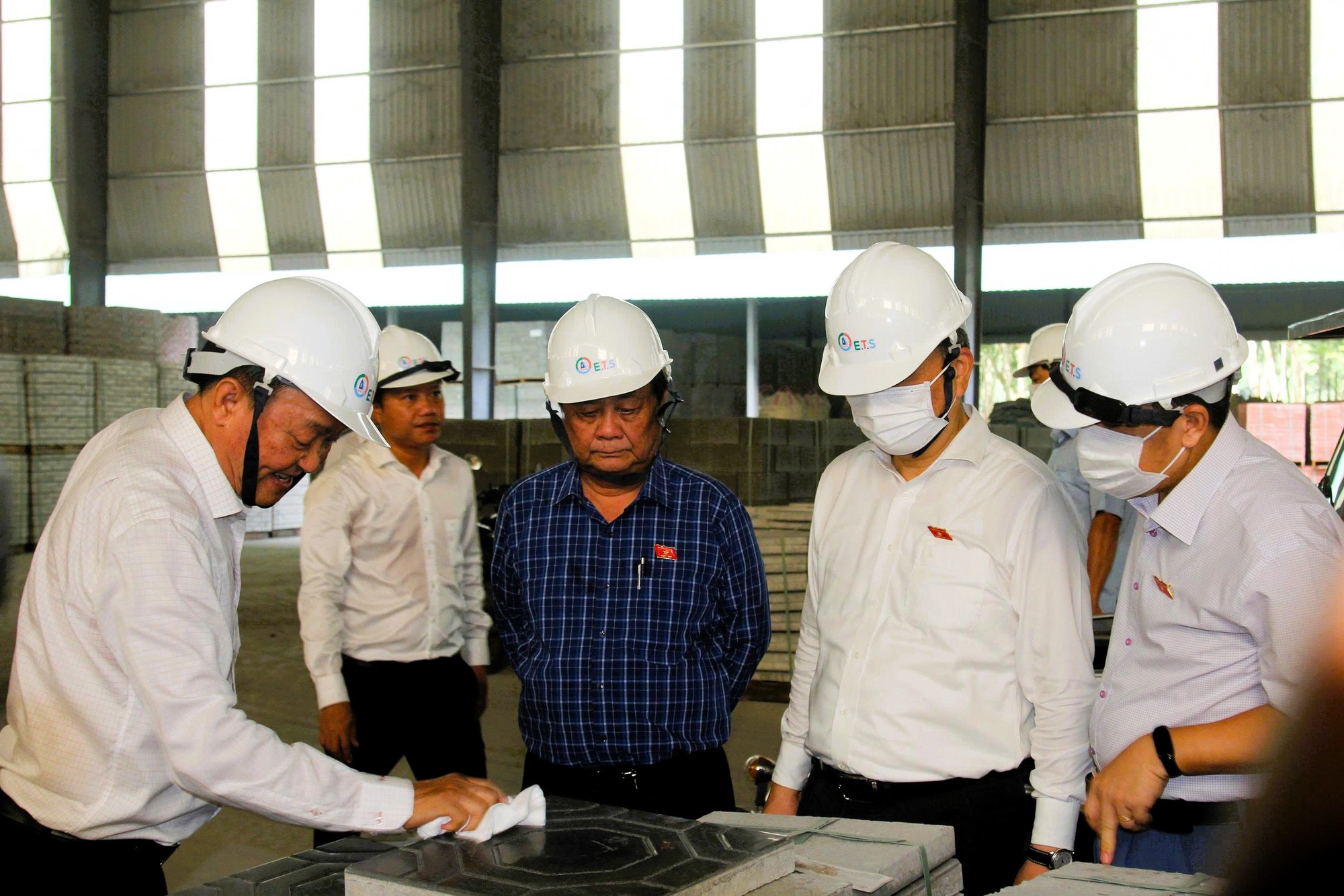 Chưa có đơn giá cho sản phẩm tái chế từ rác- Ảnh 2. Chưa có đơn giá cho sản phẩm tái chế từ rác- Ảnh 2.