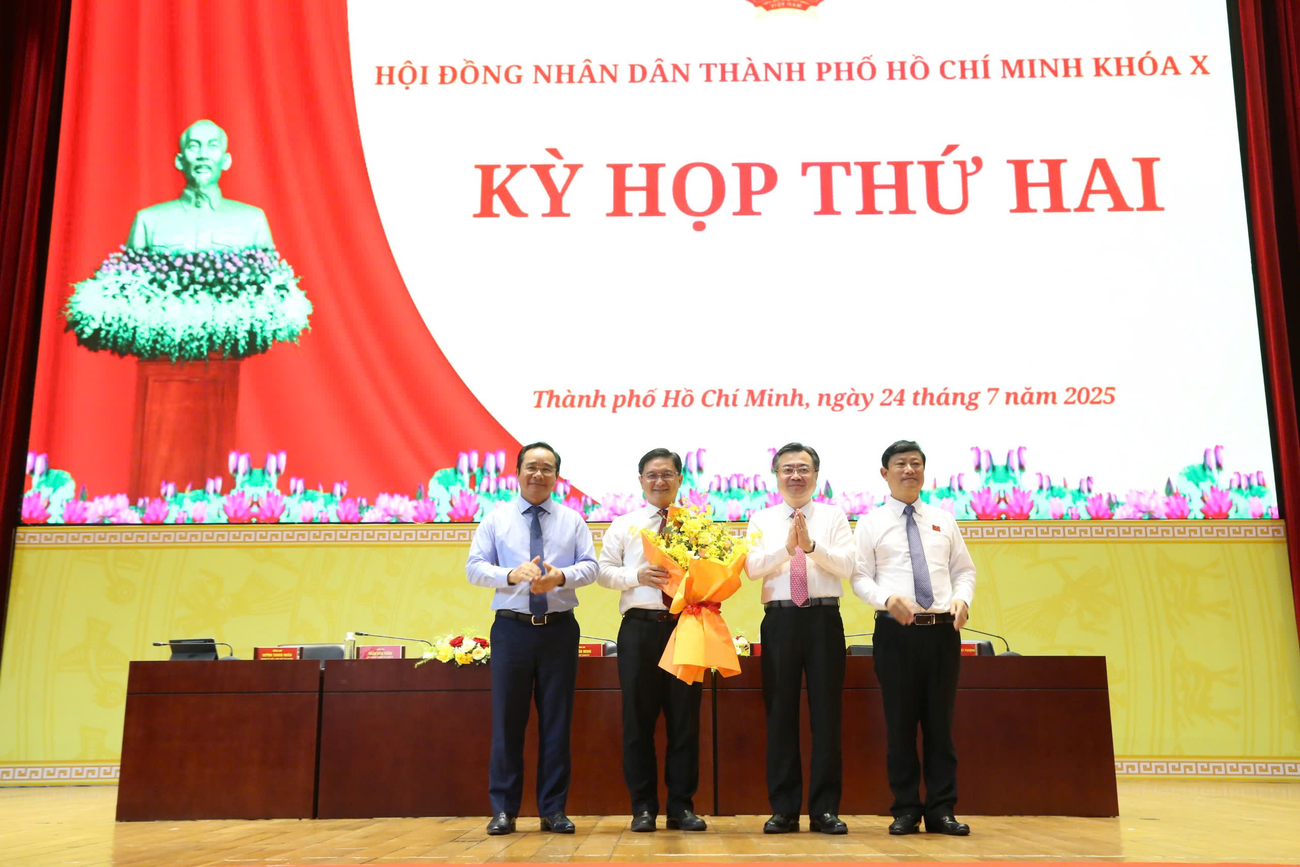 &Ocirc;ng Nguyễn Mạnh Cường được bầu l&agrave;m Ph&oacute; chủ tịch UBND TP.HCM- Ảnh 1.