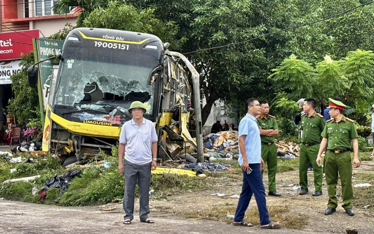 Xe giường nằm bị lật l&agrave;m 10 người chết ở H&agrave; Tĩnh vẫn c&ograve;n hạn đăng kiểm