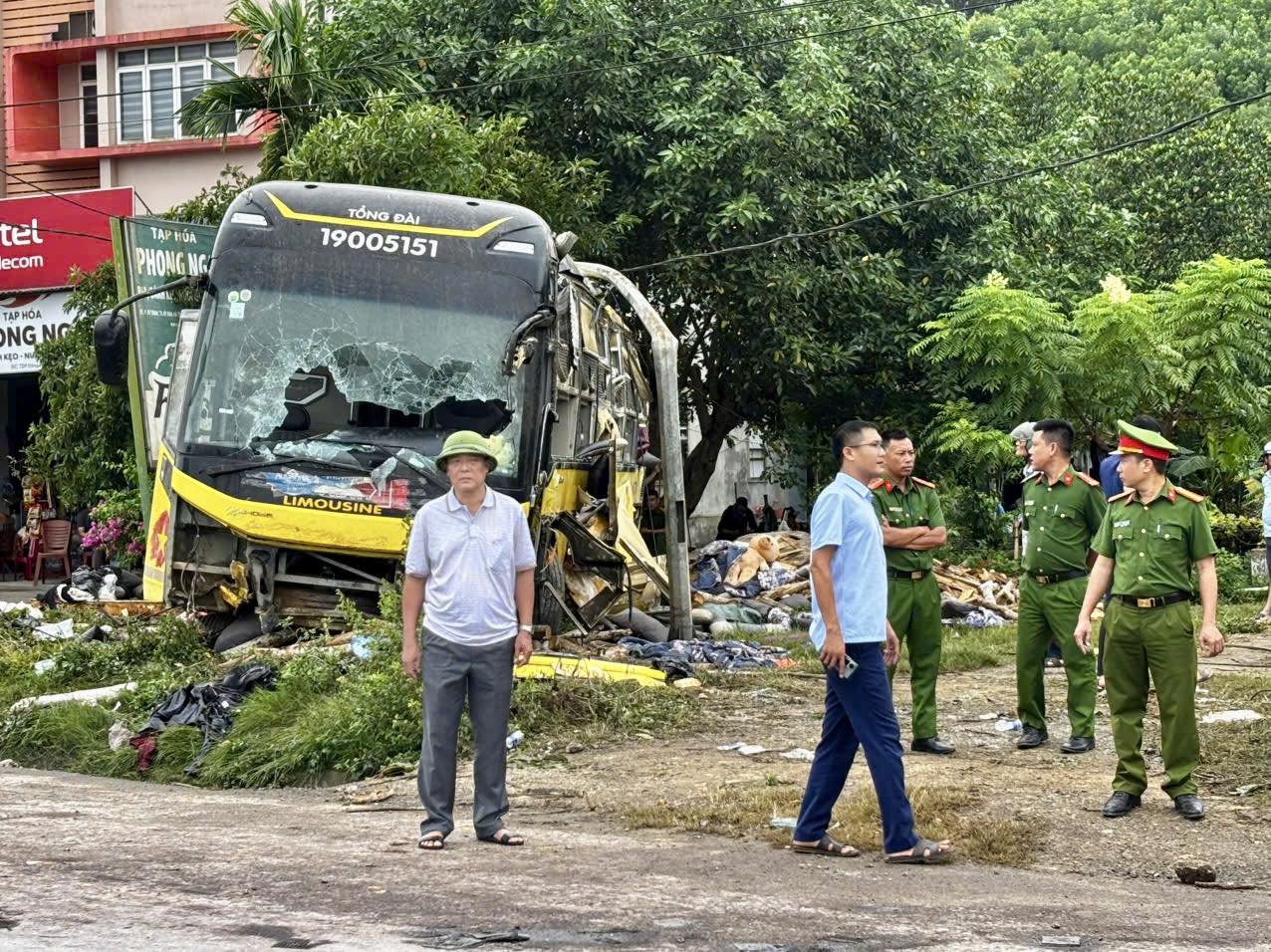 Xe giường nằm bị lật l&agrave;m 10 người chết ở H&agrave; Tĩnh vẫn c&ograve;n hạn đăng kiểm- Ảnh 2.