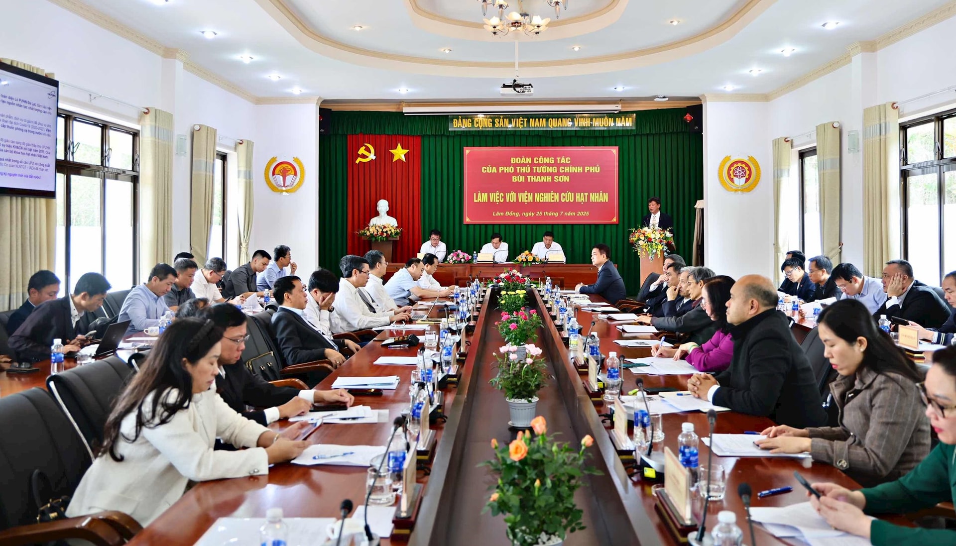 Phó Thủ tướng Bùi Thanh Sơn: Làm chủ công nghệ lõi trong nghiên cứu năng lượng nguyên tử- Ảnh 2. Phó Thủ tướng Bùi Thanh Sơn: Làm chủ công nghệ lõi trong nghiên cứu năng lượng nguyên tử- Ảnh 2.