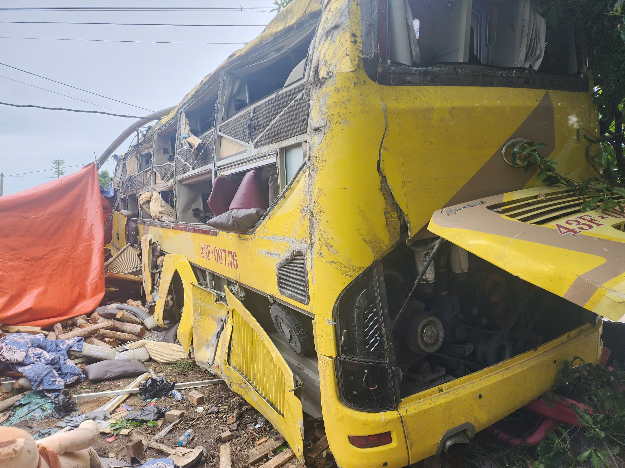 H&agrave; Tĩnh siết chặt quản l&yacute; vận tải sau vụ tai nạn thảm khốc tr&ecirc;n quốc lộ 1A- Ảnh 2.