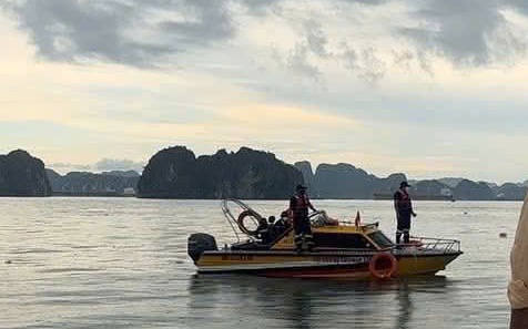 Quảng Ninh: Phát hiện thêm một thi thể, nghi là nạn nhân vụ lật tàu Vịnh Xanh 58- Ảnh 2. Tìm thấy thi thể nữ, nghi là nạn nhân vụ lật tàu ở vịnh Hạ Long