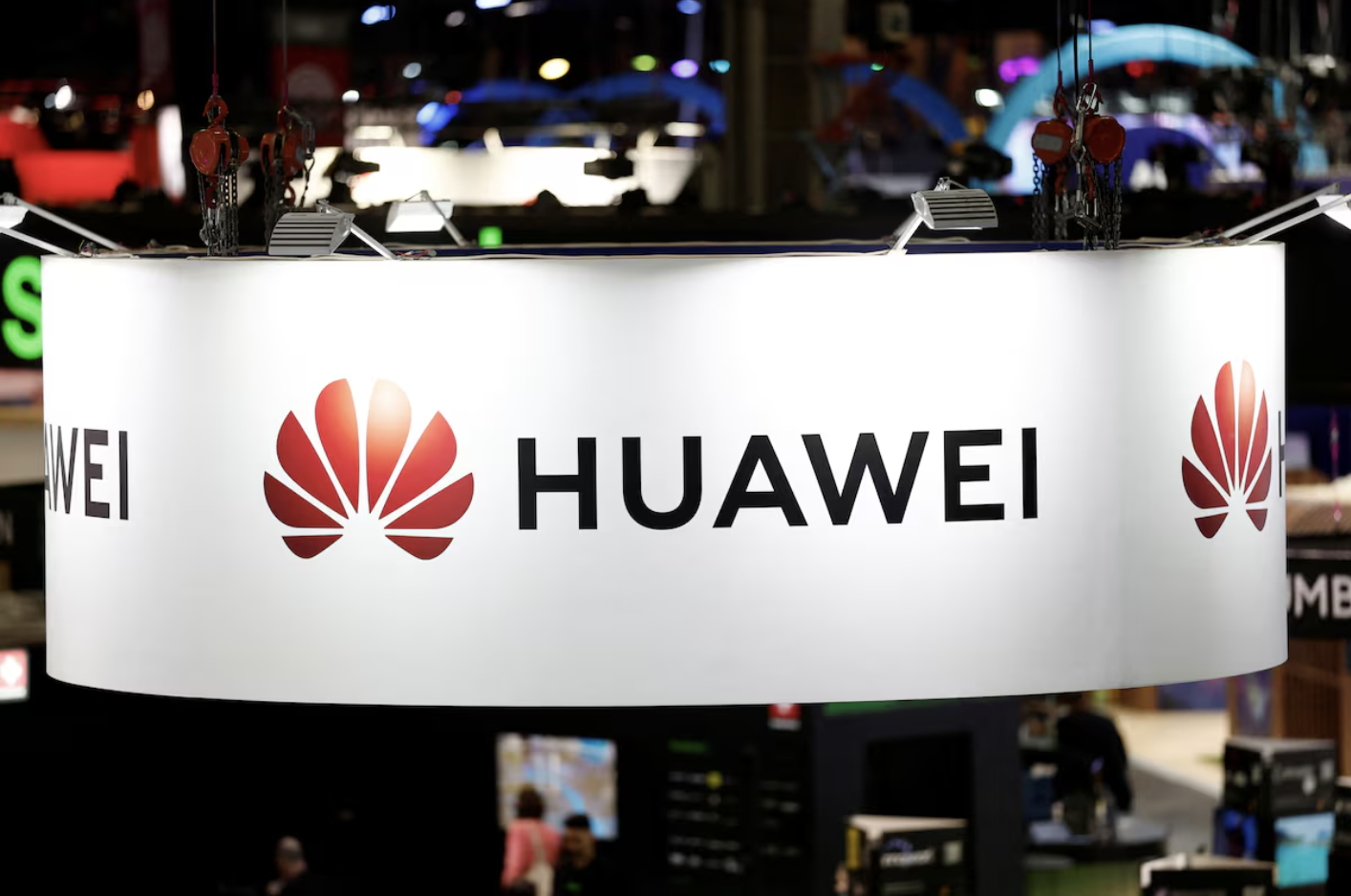 Huawei ra mắt hệ thống t&iacute;nh to&aacute;n AI cạnh tranh Nvidia- Ảnh 1.