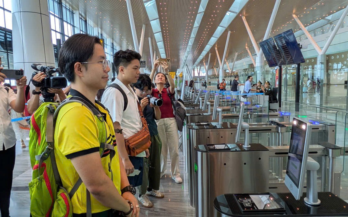 Bamboo Airways chuyển toàn bộ chuyến bay nội địa sang ga T3 Tân Sơn Nhất từ 18/8- Ảnh 2. Nhà ga T3 Tân Sơn Nhất áp dụng công nghệ số, check-in sinh trắc học