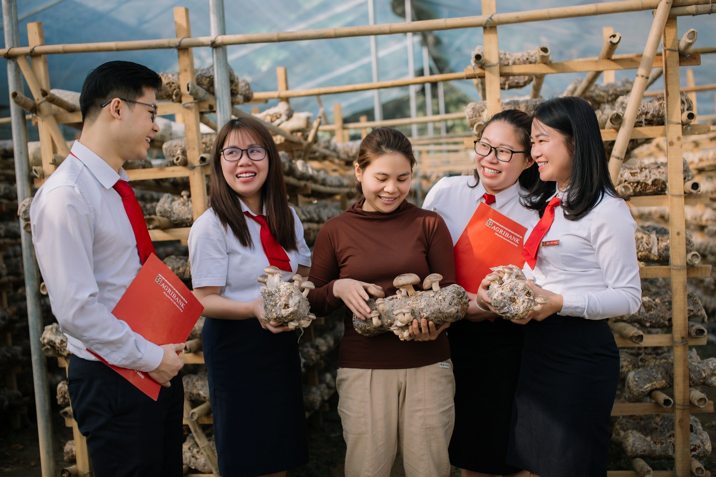 Agribank t&iacute;ch cực hỗ trợ hộ kinh doanh chuyển đổi th&agrave;nh doanh nghiệp- Ảnh 2.