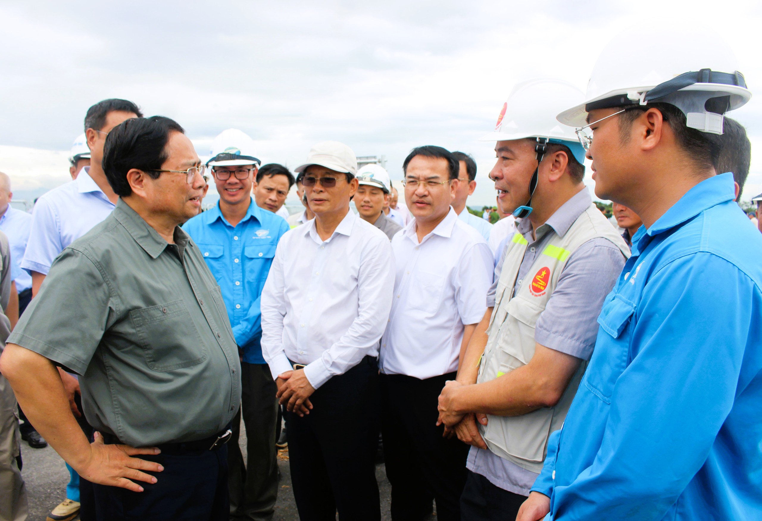 Thủ tướng Phạm Minh Ch&iacute;nh: Quyết ho&agrave;n th&agrave;nh cao tốc Vạn Ninh - Cam Lộ v&agrave;o 19/8- Ảnh 5.