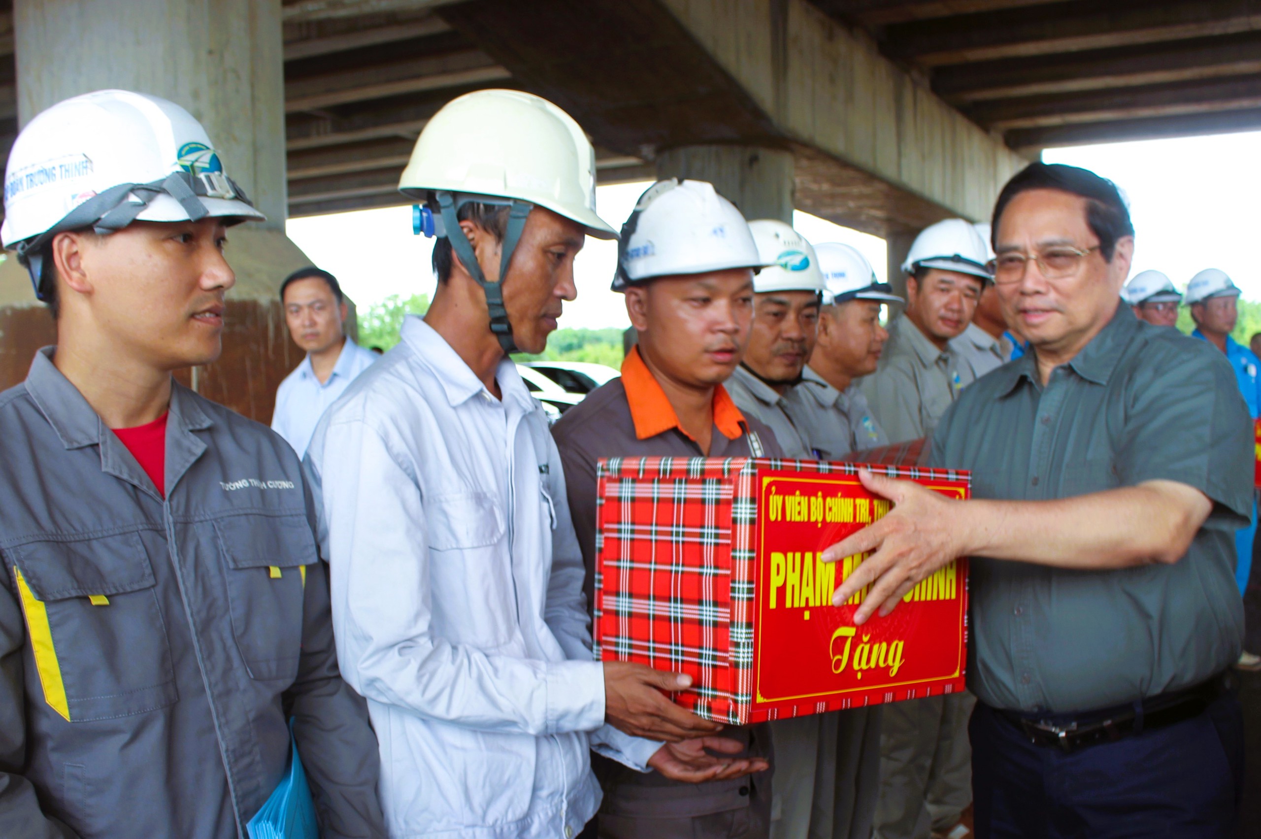 Thủ tướng Phạm Minh Ch&iacute;nh: Quyết ho&agrave;n th&agrave;nh cao tốc Vạn Ninh - Cam Lộ v&agrave;o 19/8- Ảnh 6.